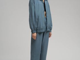 Свободная ветровка с водоотталкивающей пропиткой