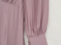 Платье приталенного силуэта