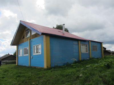 Дом, в котором родился и жил в 1907 - 1960 гг. Юхнин Василий Васильевич, коми советский прозаик и драматург