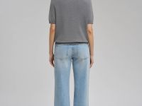 Легкий джемпер-поло полуприлегающего кроя