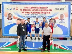 В Олекминске завершился турнир по вольной борьбе для юношей на призы компании «Нордголд»