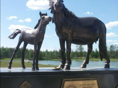 В Якутии памятник божествам Дьөһөгөй претендует на победу в региональном конкурсе