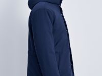 Утепленное пальто с капюшоном