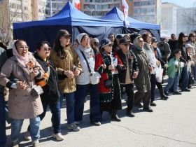 На площади Победы в Якутске станцевали «Осуохай Победы»