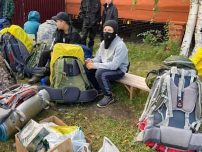 Школьники Якутска отправились в турпоход по живописным местам Хангаласского района