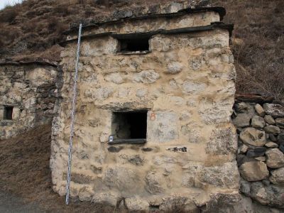 Склеп полуподземный с гладкой фасадной стеной 6