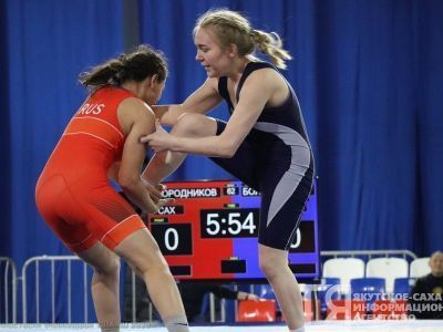 Стали известны победители первенства Дальнего Востока по вольной борьбе среди девушек