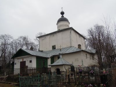 Церковь Жен Мироносиц и часовни