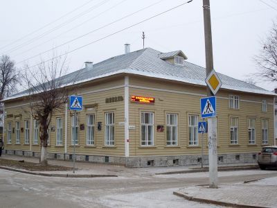 Дом жилой Карцевых. Здание учительской семинарии, в которой училась деятель компартии, соратник В.И.Ленина, М.П.Голубева