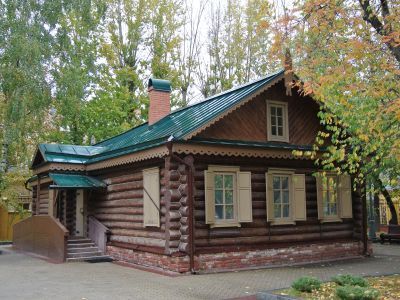 Памятное место, где была изба, в которой 1 сентября 1812 г. состоялся военный Совет под руководством Кутузова Михаила Илларионовича