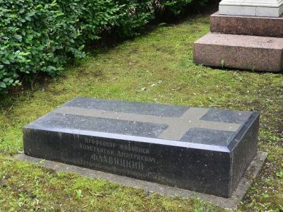 Могила Флавицкого К.Д. (1830-1866), художника