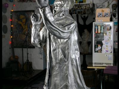 Выставка современного искусства "Ниочём"