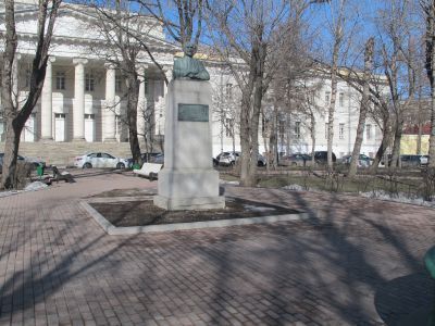 Бюст С.И.Спасокукоцкого