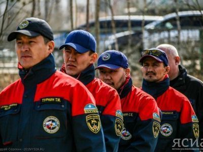 В Зырянку и Среднеколымск отправились опергруппа КЧС и спасатели