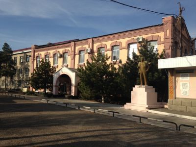 Здание, где работал машинистом председатель Тихорецкого Совета рабочих депутатов и забастовочного комитета в дни декабрьского вооруженного восстания в 1905 г. Л.И. Чернышев