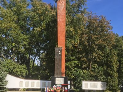 Памятный знак землякам, погибшим в годы гражданской и Великой Отечественной войн