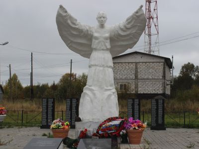 Братская могила советских воинов, погибших в годы Великой Отечественной войны