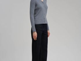 Легкий кардиган приталенного кроя с шерстью