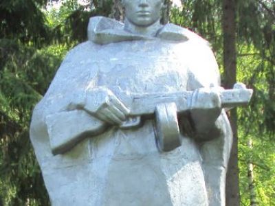 Братская могила с захоронением воинов, павших в период Великой Отечественной войны 1941—1945 гг.