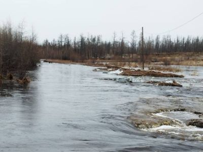 Из-за половодья в Горном районе смыло дорогу между селами Орто-Сурт и Кептин