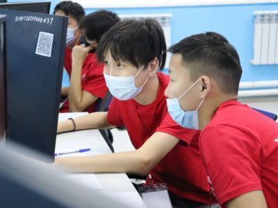 Более 50 школьников из Якутии удостоились почетного знака отличия «Юниор»