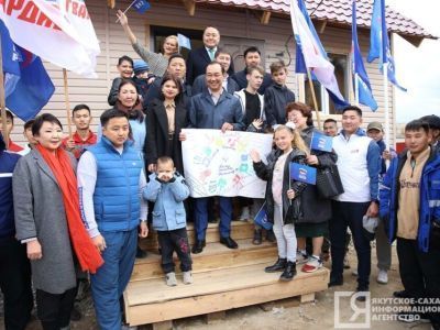 Дом построили многодетной семье из Якутска после обращения в «Единую Россию»
