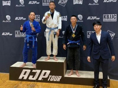 Болевые приемы и три досрочные победы. Джитсер Владимир Пермяков завоевал золото на турнире в Сеуле