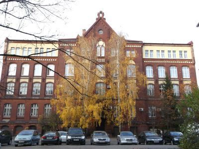 Здание государственной строительной школы