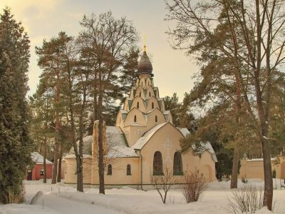 Церковь иконы Божией Матери «Знамение» и преподобного Серафима Саровского