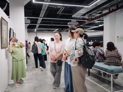 Новый взгляд на искусство. Художница Нюргуяна Пивоварова — о творческом пути и первой выставке