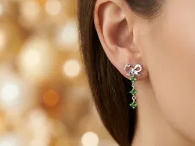 Пусеты из серебра с хромдиопсидами э0605пс12250369