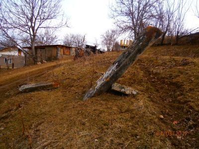 Стелы надмогильные (3 ед.)