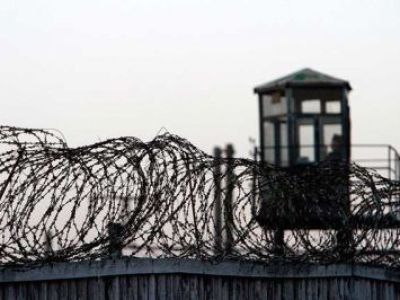 В городе Якутске мужчина осужден к длительному сроку лишения свободы за совершение на протяжении пяти лет преступлений против половой неприкосновенности падчериц