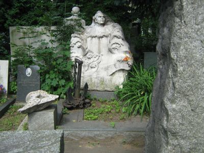 Могила Вишневского Всеволода Витальевича (1900-1951)