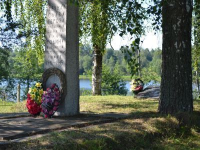 Братская могила воинов Советской Армии, погибших в 1944 г.