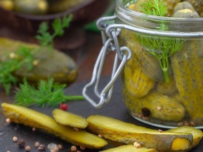 Солить или мариновать? 5 рецептов огурцов на зиму