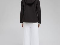 Ветровка с капюшоном