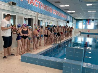 18 лучших пловцов заняли спортивный пьедестал