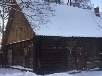 Конюшня с манежем