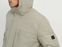 Утепленное полупальто с накладными карманами