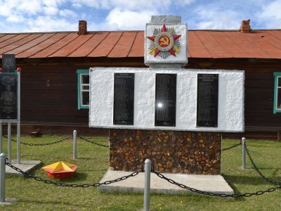 Памятник воинам-землякам, погибшим на фронтах Великой Отечественной войны