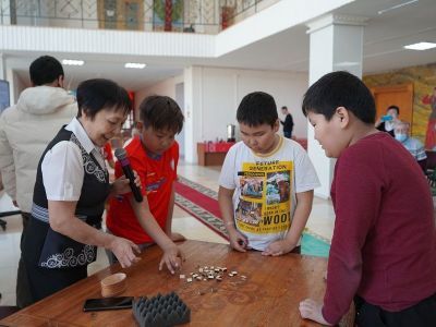 В Якутске прошел мастер-класс по традиционным играм для отцов и сыновей «Игры предков»