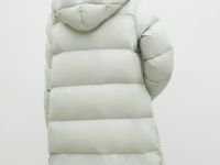 Стеганое пуховое пальто силуэта oversize