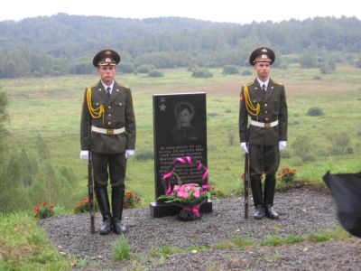 Памятное место, где повторил подвиг Александра Матросова и погиб рядовой 31-го стрелкового полка В.И. Соловьев