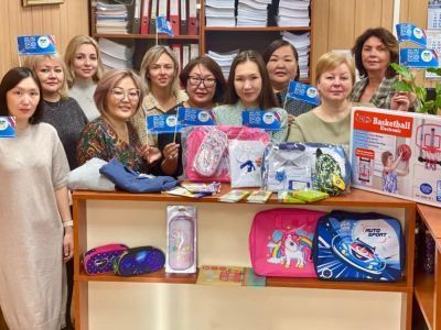 Финансисты в свой профессиональный праздник передали подарки для детей