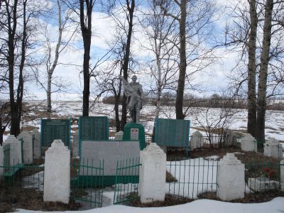 Братская могила с захоронением воинов, погибших в боях в период Великой Отечественной войны 1941—1945 гг.