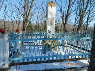 Братская могила партизан