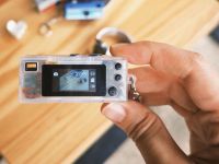 Цифровая камера-брелок KODAK Charmera 1987