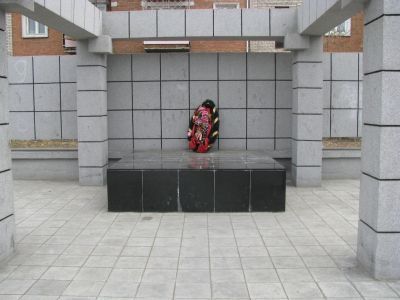 Братская могила пяти руководителей революционных выступлений трудящихся г. Верхнеудинска в 1905-1906 гг. - Гольдсобеля Александра Апполоновича, Гордеева Алексея Анисимовича, Шульца Ильи Григорьевича, Медведникова Меера Доновича, Милютинского Николая Алекс