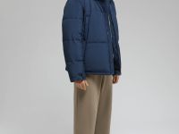 Утепленная куртка со съемным капюшоном